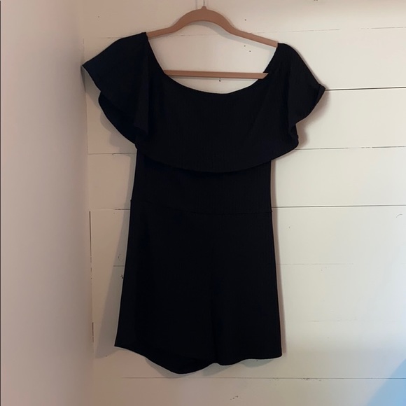 💥3/$15. Guess Black rompe - Picture 1 of 3